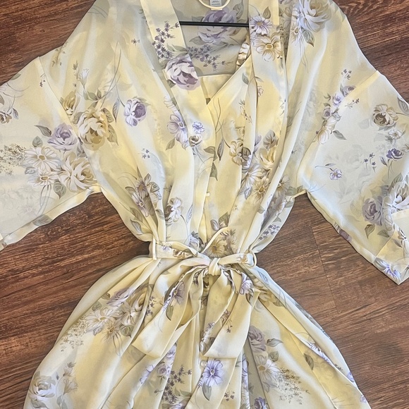 Victoria Secret Set Dress and Robe Pjs Super Cute! Size XS - Picture 3 of 4